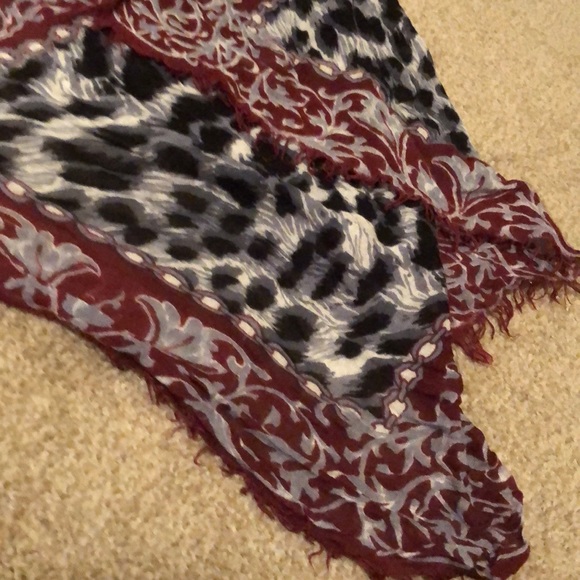 Pretty multi patterned scarf - Picture 3 of 3